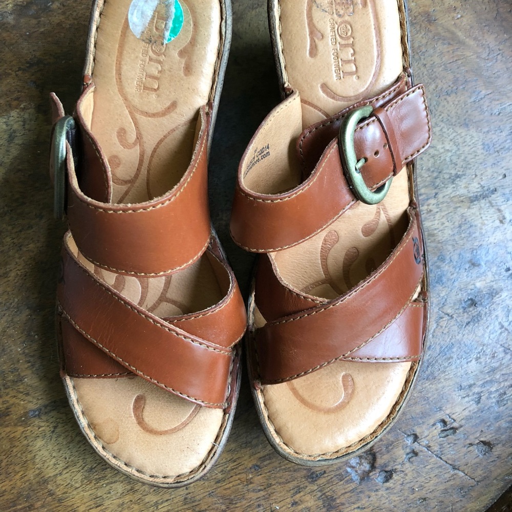 Born sandals